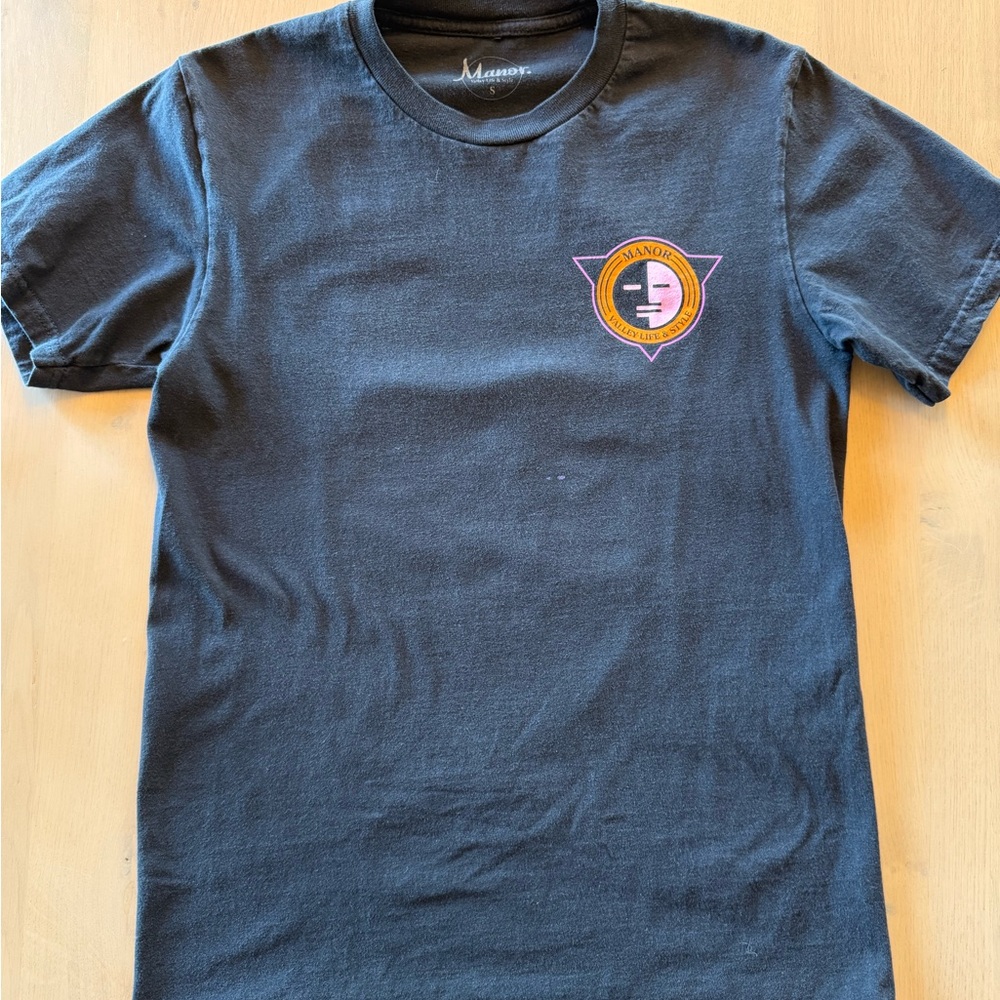 Manor Black T-Shirt sz Small